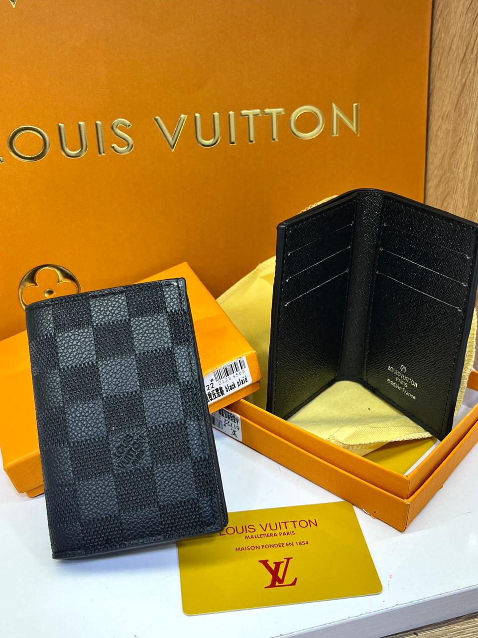 LOUIS VUITTON